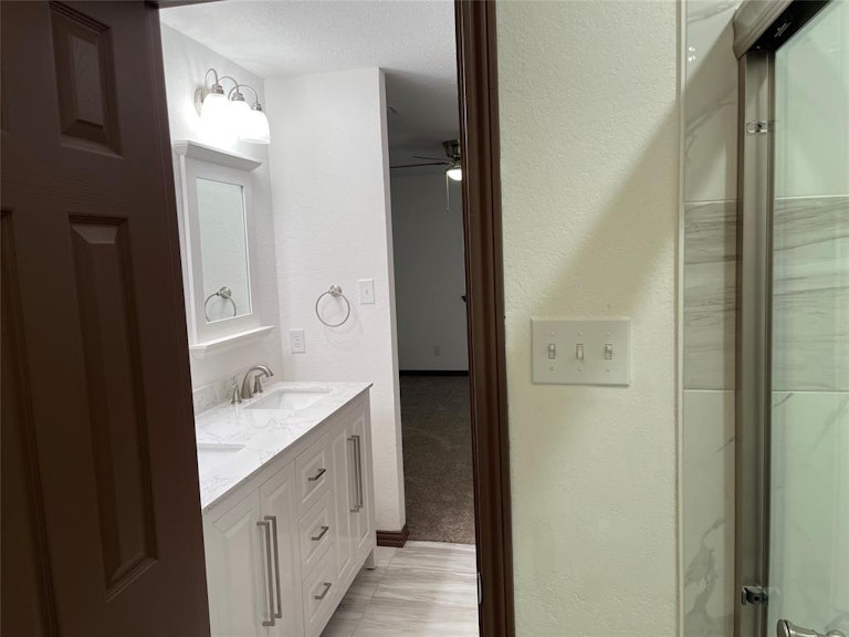 Photo 22 of 40 - 208 Guinevere Dr, Weatherford, TX 76086