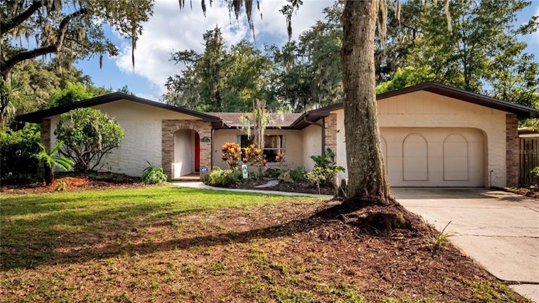 Photo 37 of 38 - 158 Oak Sq S, Lakeland, FL 33813