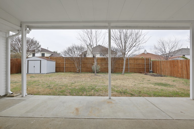Photo 27 of 28 - 7703 Danuers Ln, Arlington, TX 76002