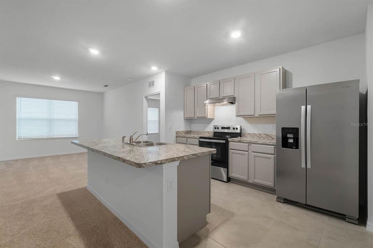 Photo 15 of 40 - 729 Squires Grove Dr, Winter Haven, FL 33880