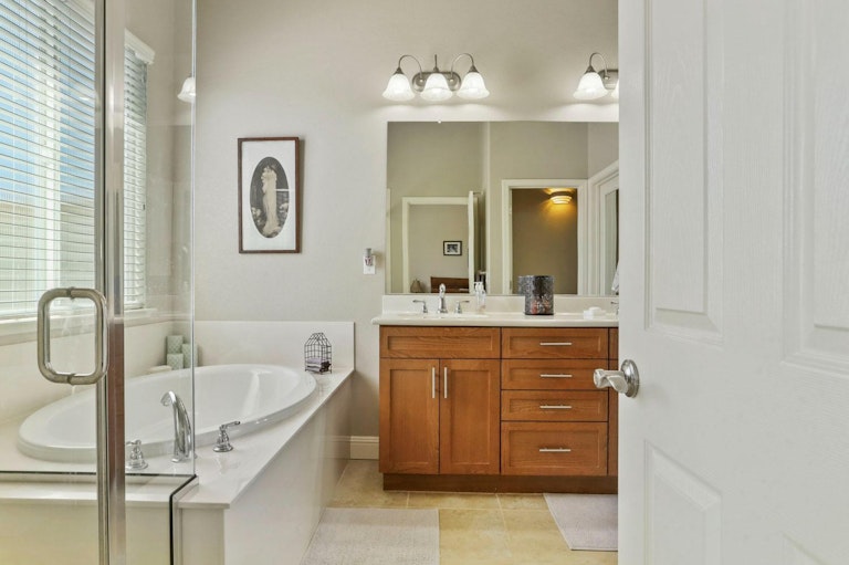 Photo 9 of 46 - 1026 Dimaggio Way, Galt, CA 95632