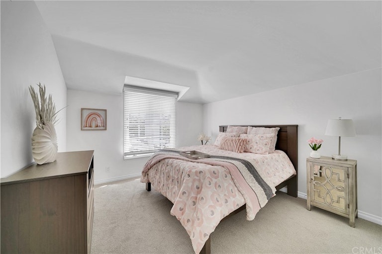 Photo 32 of 47 - 19365 Woodlands Dr, Huntington Beach, CA 92648