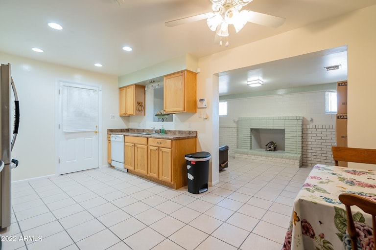 Photo 1 of 20 - 139 W 11th Dr, Mesa, AZ 85210