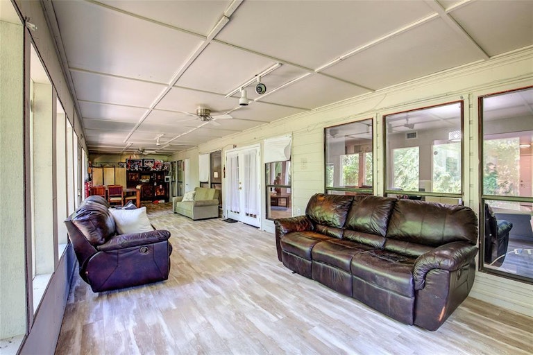 Photo 26 of 39 - 2914 Starboard Dr, Rockwall, TX 75087
