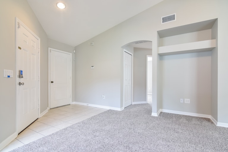 Photo 20 of 25 - 1620 Marsh Wood Dr, Seffner, FL 33584