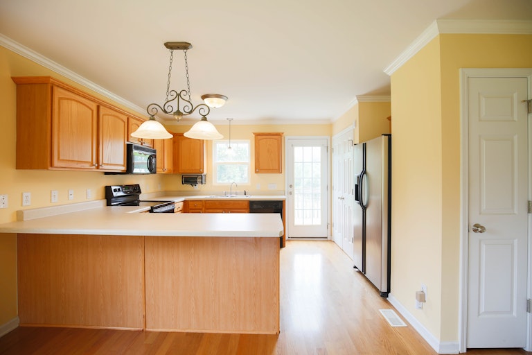 Photo 9 of 23 - 2269 Southfort Dr, Garner, NC 27529