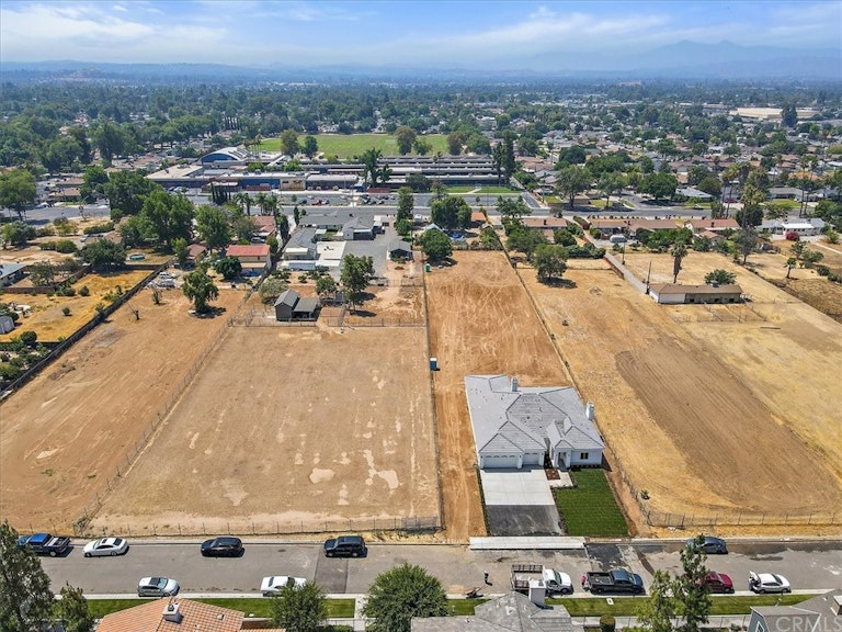 Photo 38 of 42 - 4974 Beatty Dr, Riverside, CA 92504