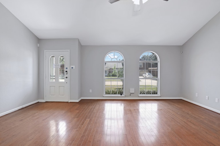 Photo 6 of 24 - 8721 Trinity Vista Trl, Hurst, TX 76053