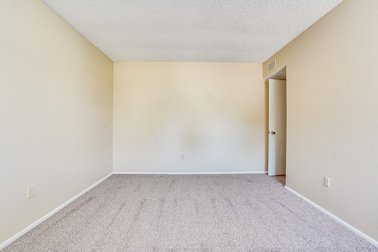 Photo 27 of 32 - 2176 E Ellis Dr, Tempe, AZ 85282