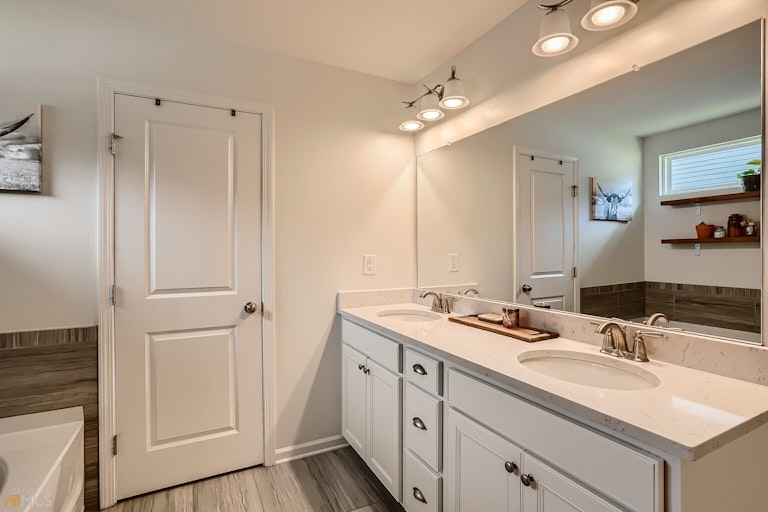 Photo 16 of 34 - 468 Greyfield Dr, Canton, GA 30115
