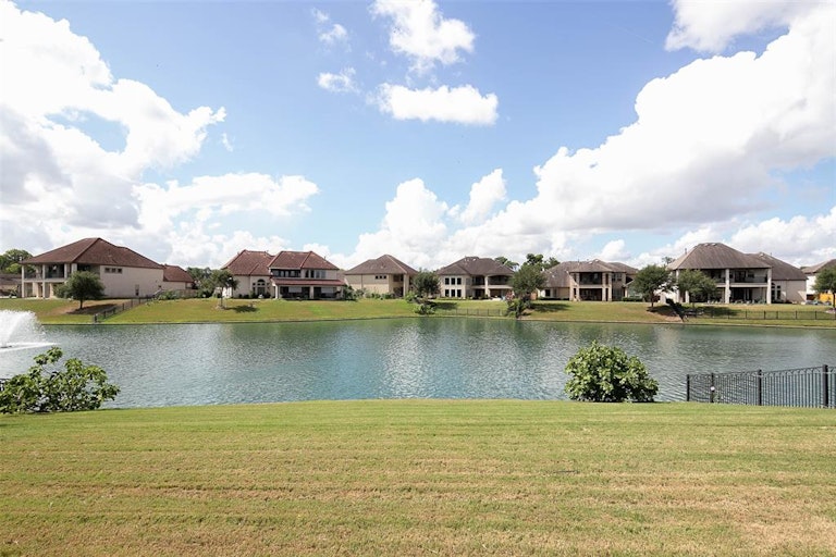Photo 48 of 48 - 6339 Windermere Park Ln, Sugar Land, TX 77479