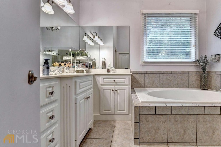 Photo 44 of 89 - 4744 Chateau Forest Way, Hoschton, GA 30548