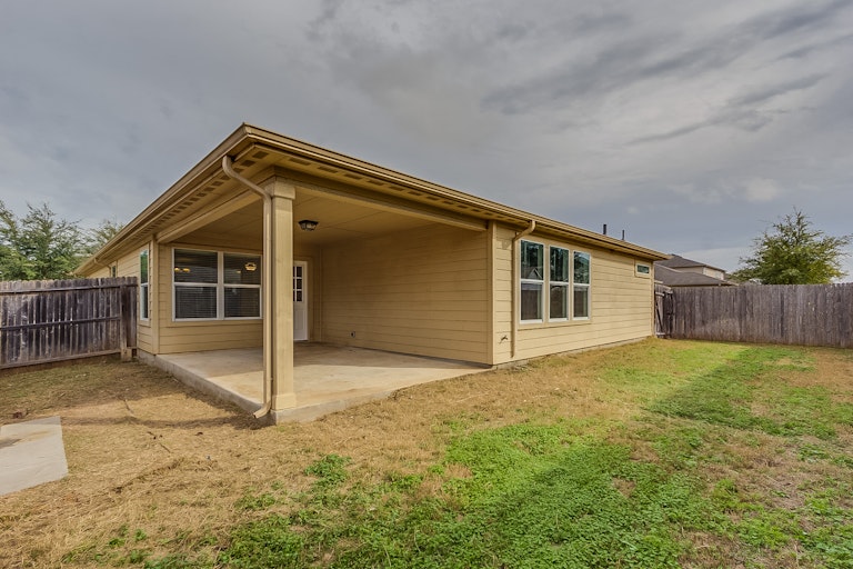 Photo 5 of 17 - 1333 Wagon Wheel, Schertz, TX 78154