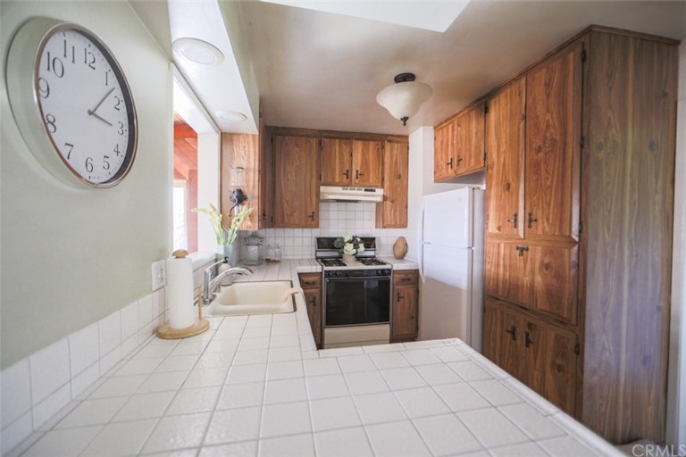 Photo 36 of 59 - 5666 Panama Dr, Buena Park, CA 90620