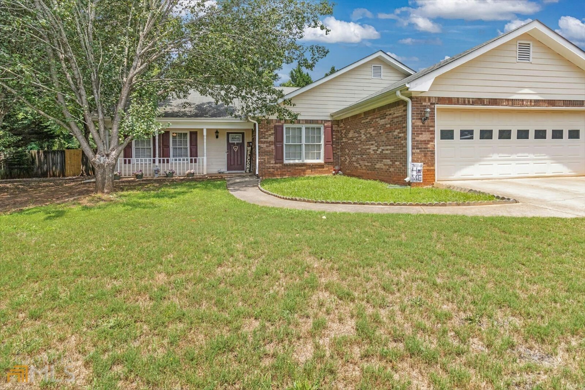 Photo 1 of 20 - 1260 Great Oaks Dr SE, Conyers, GA 30013