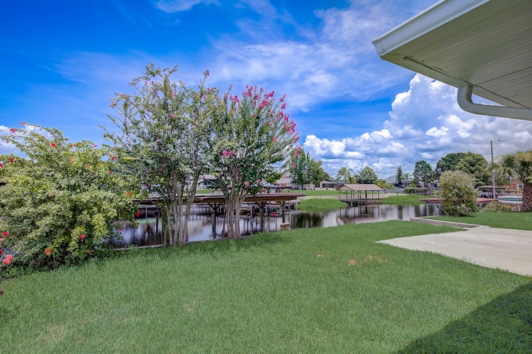 Photo 12 of 32 - 2401 Harris Blvd, Kissimmee, FL 34746