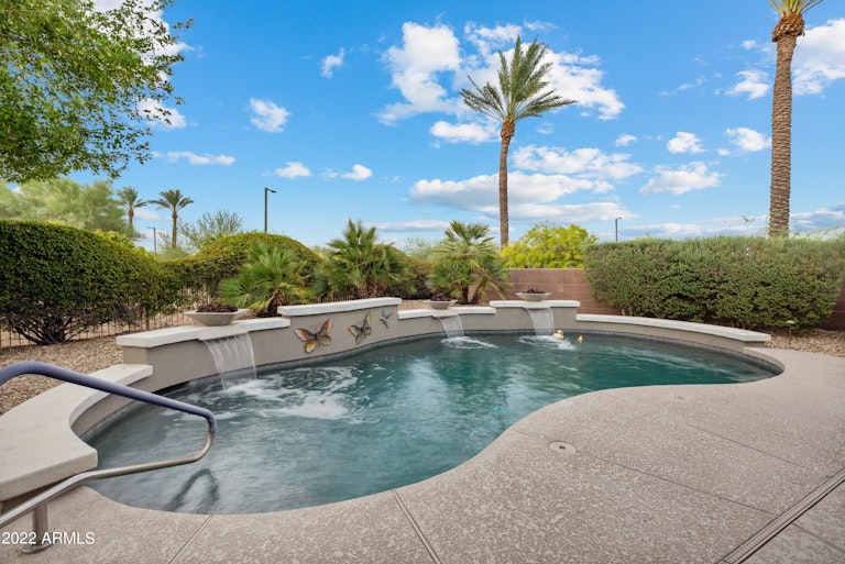 Photo 13 of 43 - 17101 W Gable End Ln, Surprise, AZ 85387