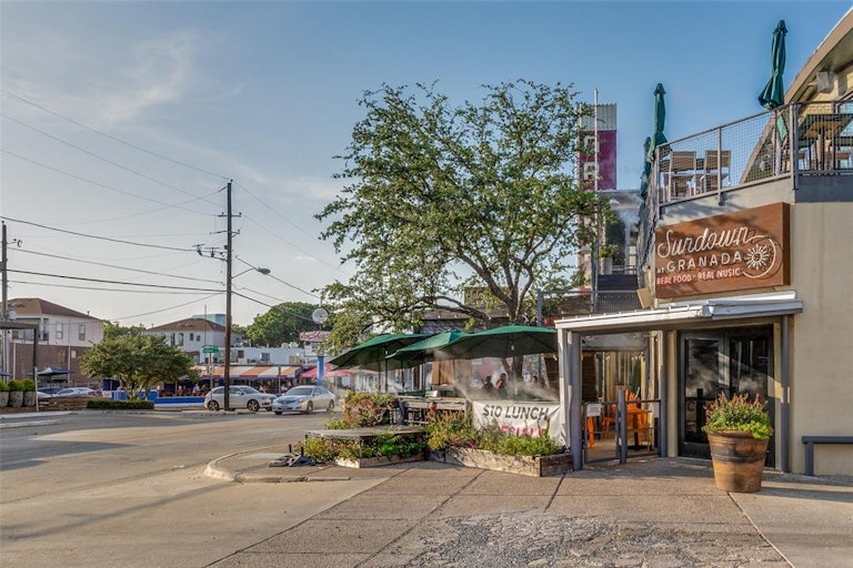 Photo 17 of 17 - 5714 McCommas Blvd #204, Dallas, TX 75206