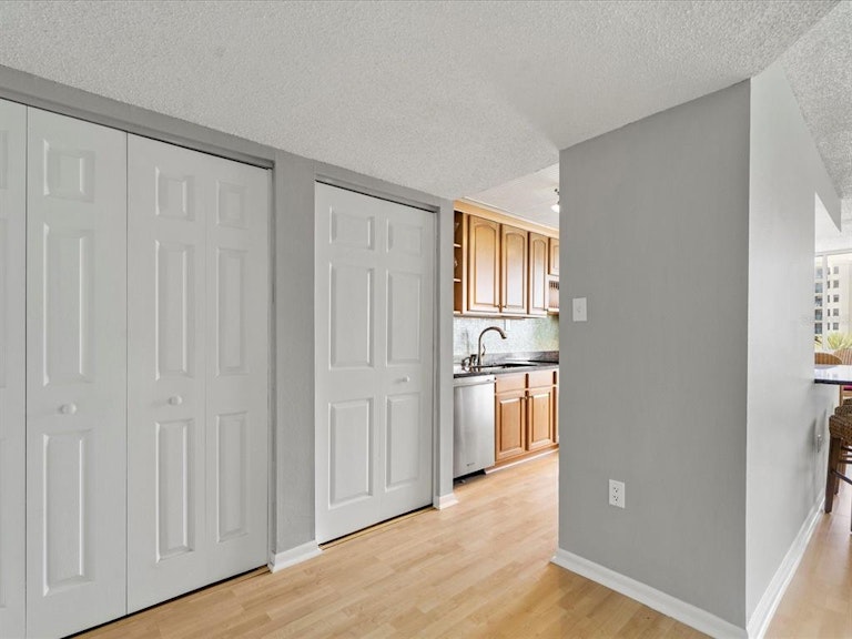Photo 22 of 60 - 660 Island Way #502, Clearwater Beach, FL 33767