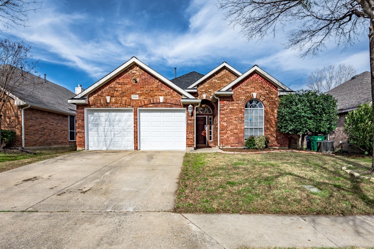 Photo 1 of 20 - 5424 Pebble Ct, McKinney, TX 75070