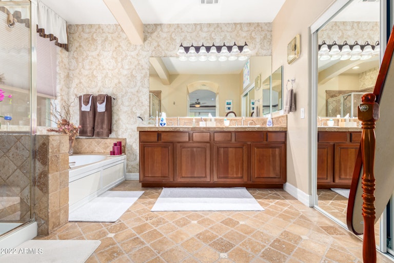 Photo 15 of 30 - 9003 S 53rd Dr, Laveen, AZ 85339