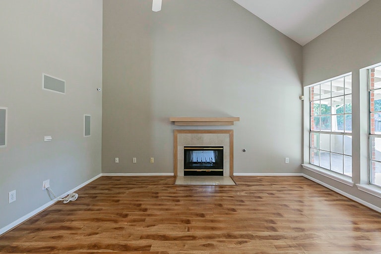 Photo 3 of 32 - 1603 Berkoff Dr, Sugar Land, TX 77479