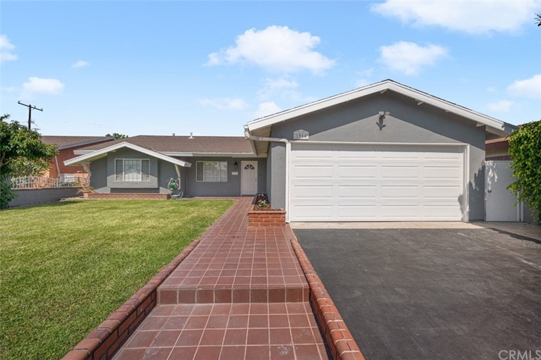 Photo 19 of 25 - 1914 S Marine St, Santa Ana, CA 92704