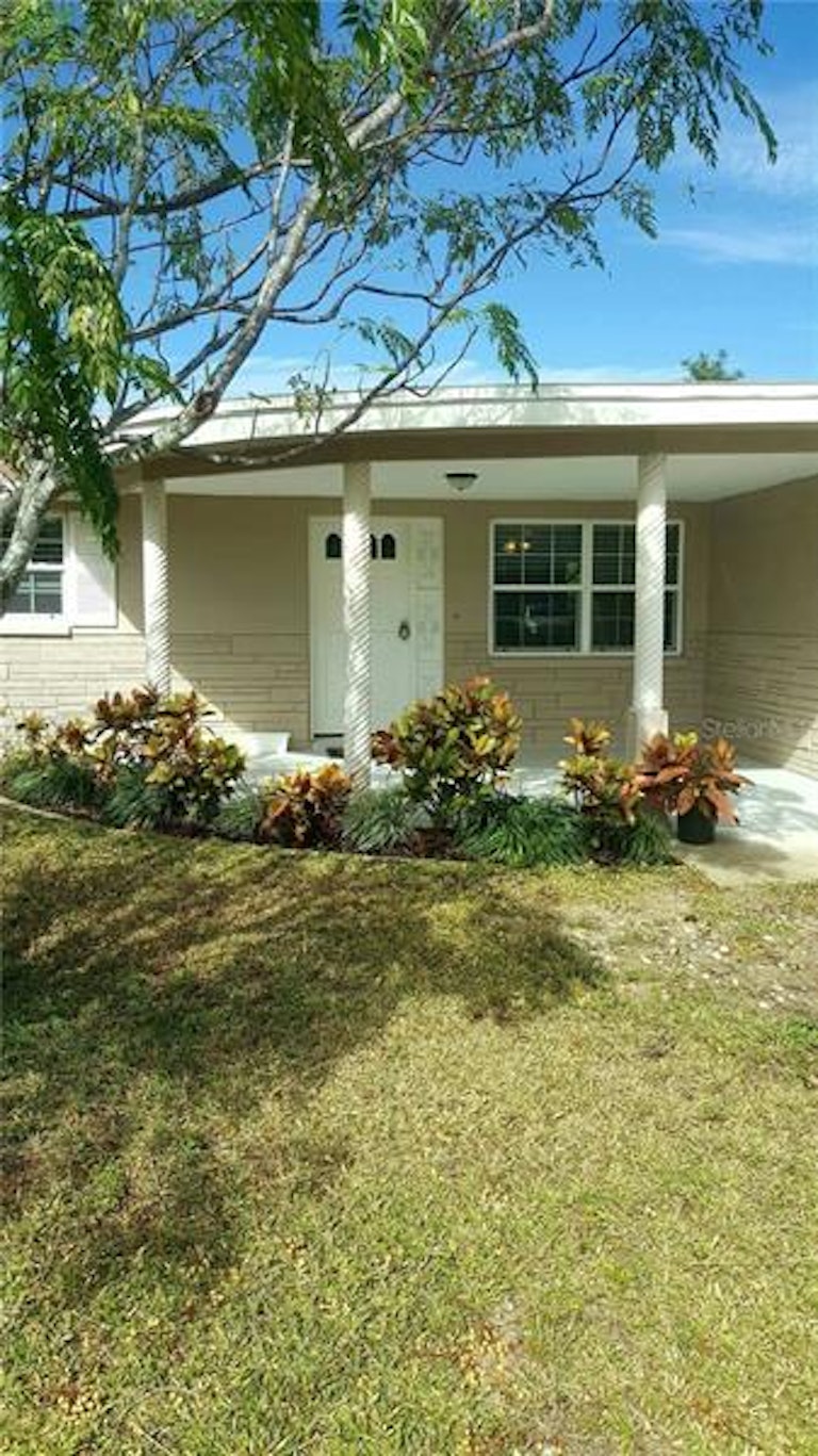 Photo 2 of 11 - 6135 12th Ave, New Port Richey, FL 34653