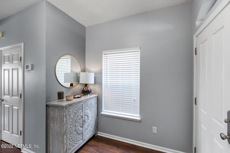 Photo 12 of 40 - 6304 Pendragon Pl, Jacksonville, FL 32258