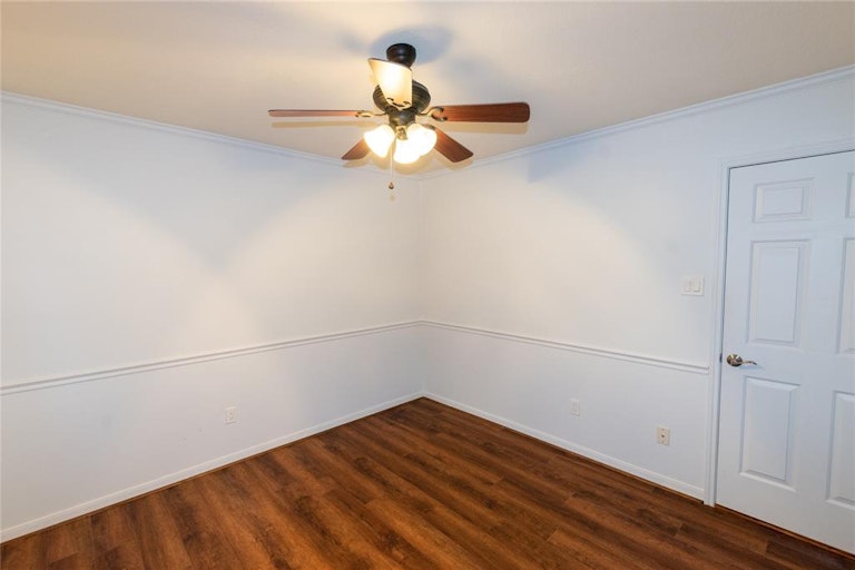 Photo 24 of 29 - 1010 Abbott Dr, Pearland, TX 77584