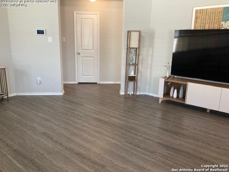 Photo 5 of 36 - 9722 Marbach Cres, San Antonio, TX 78245