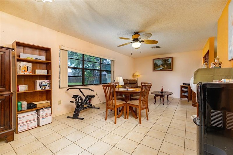 Photo 11 of 23 - 12921 Banyan St, Hudson, FL 34669