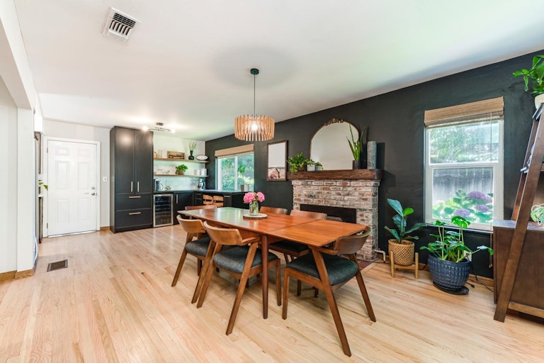 Photo 12 of 52 - 2118 Eric Rd, Carmichael, CA 95608