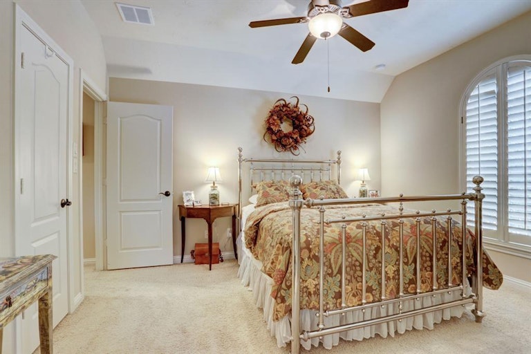 Photo 33 of 50 - 4823 Middlewood Manor Ln, Katy, TX 77494