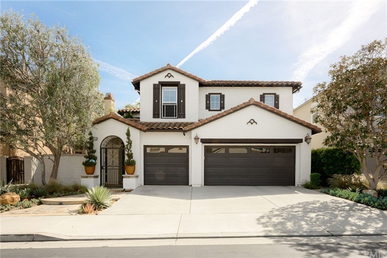 Photo 5 of 72 - 18692 Calera Ln, Huntington Beach, CA 92648