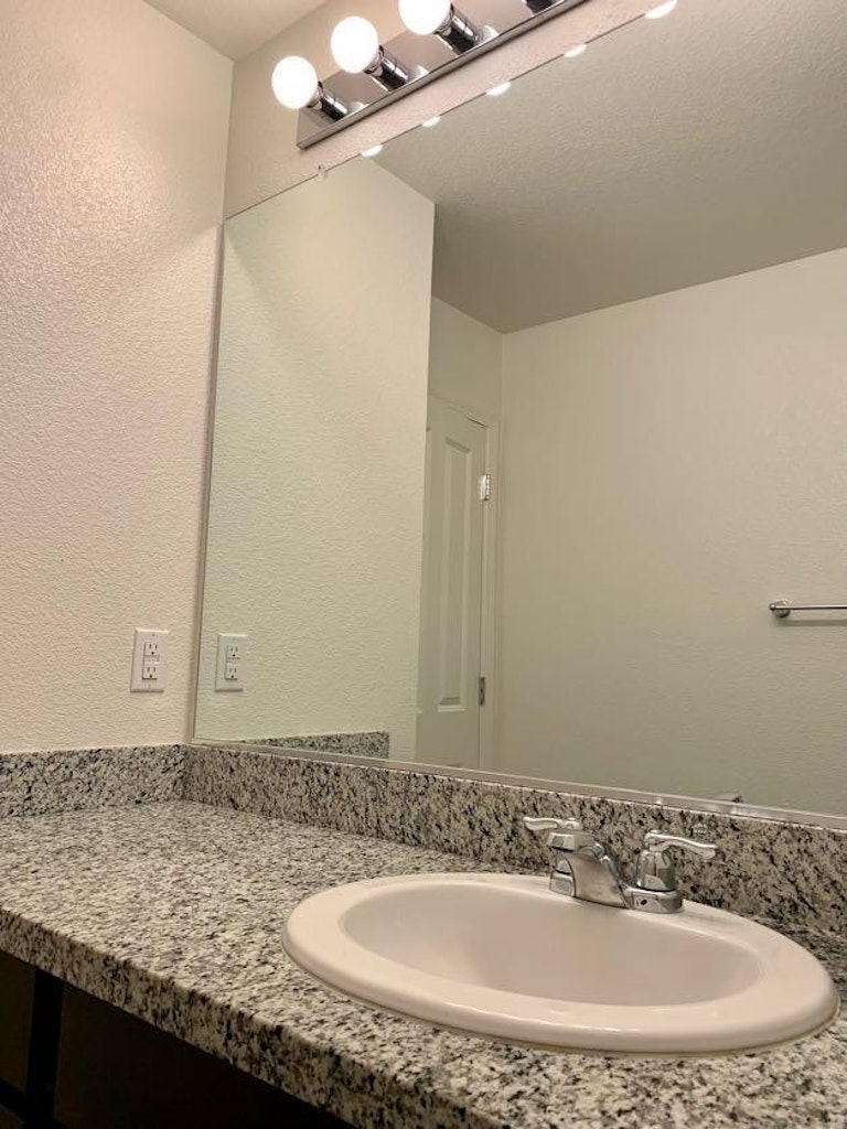 Photo 12 of 25 - 3504 Bayou Rd, Sacramento, CA 95835