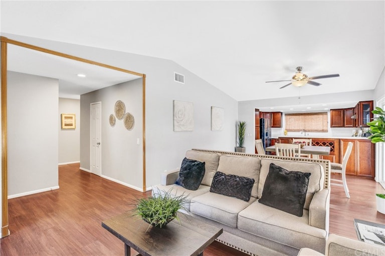 Photo 9 of 40 - 8388 Verbena Dr, Riverside, CA 92504