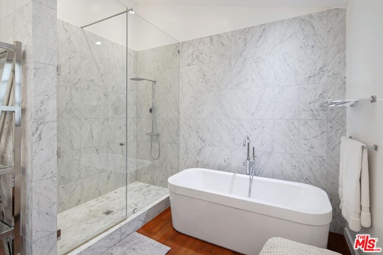 Photo 16 of 24 - 115 S Edinburgh Ave, Los Angeles, CA 90048