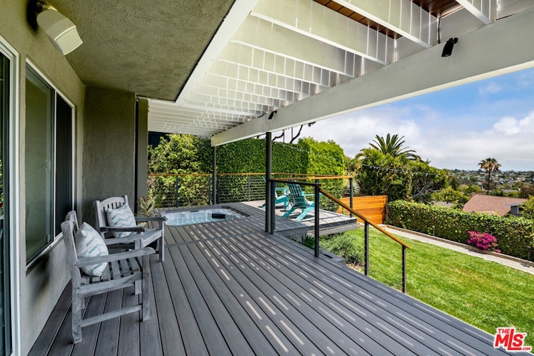 Photo 50 of 54 - 16656 Linda Ter, Pacific Palisades, CA 90272