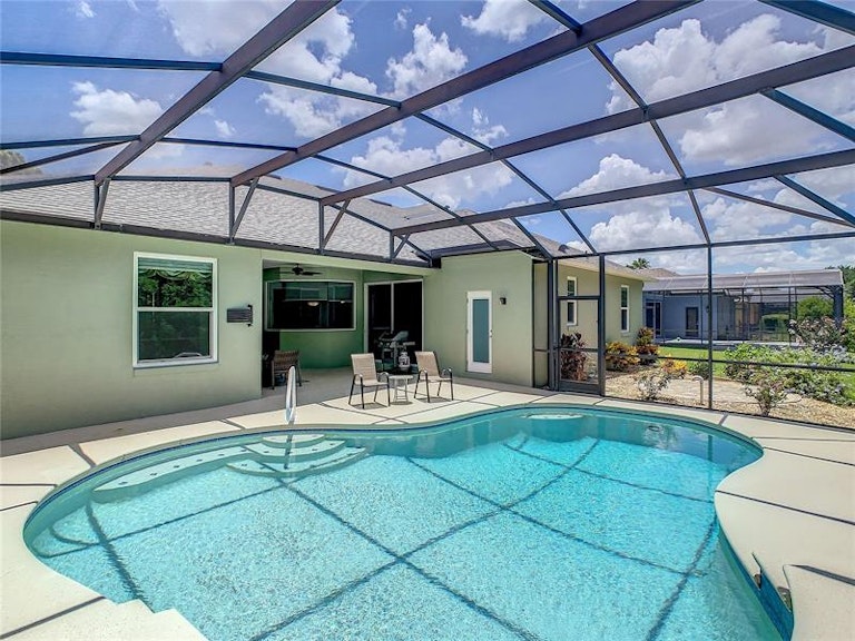 Photo 5 of 69 - 2704 Aloma Oaks Dr, Oviedo, FL 32765
