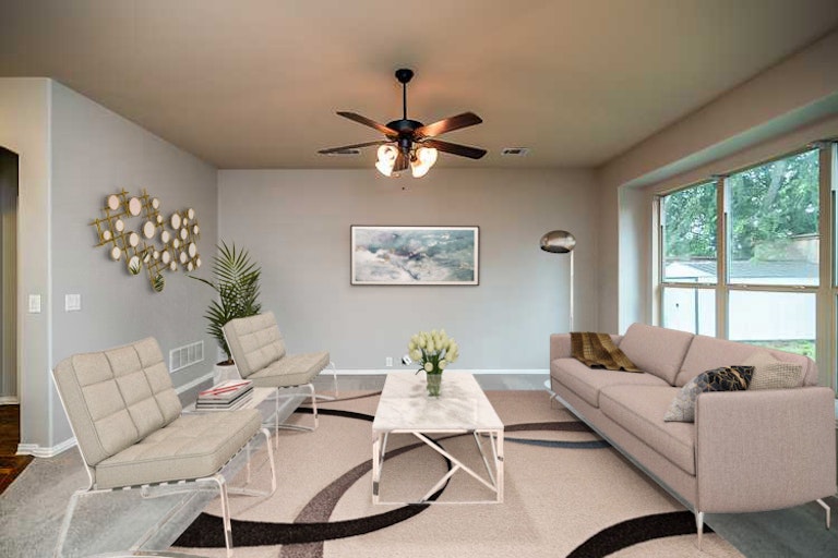 Photo 2 of 36 - 9113 Windsor Dr, Little Elm, TX 75068