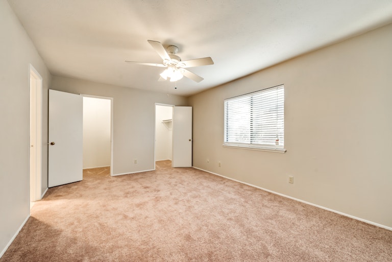 Photo 20 of 28 - 708 Green Canyon Dr, Mesquite, TX 75150