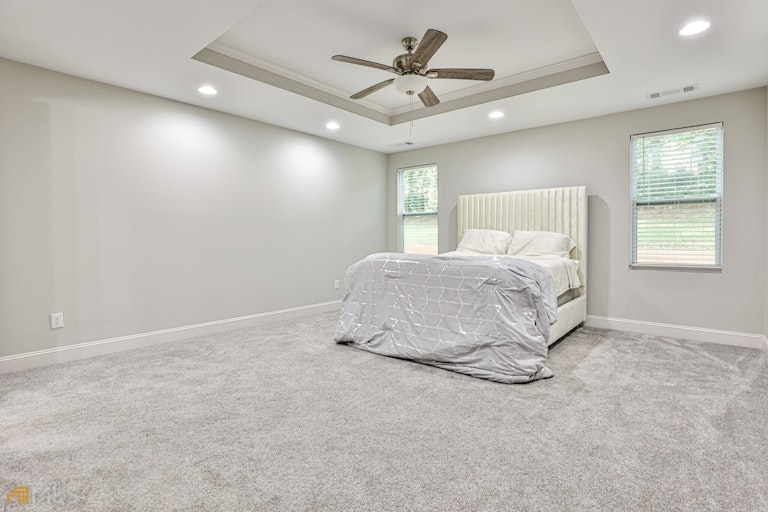 Photo 11 of 21 - 1963 Headland Dr, Atlanta, GA 30344