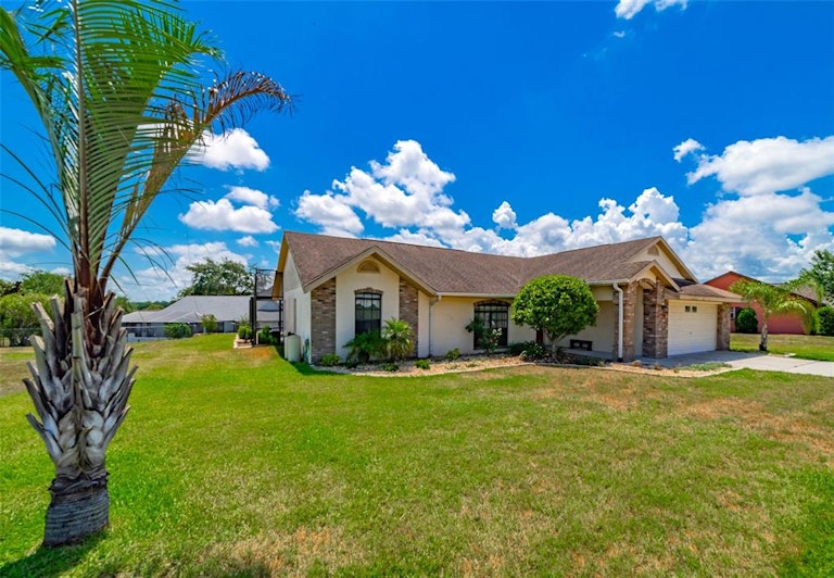 Photo 2 of 58 - 7704 Tessa Dr, Zephyrhills, FL 33540