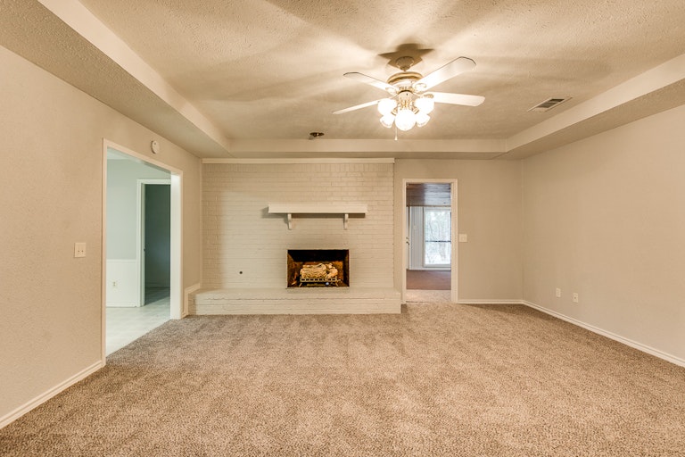 Photo 3 of 28 - 1101 Lopo Rd, Flower Mound, TX 75028