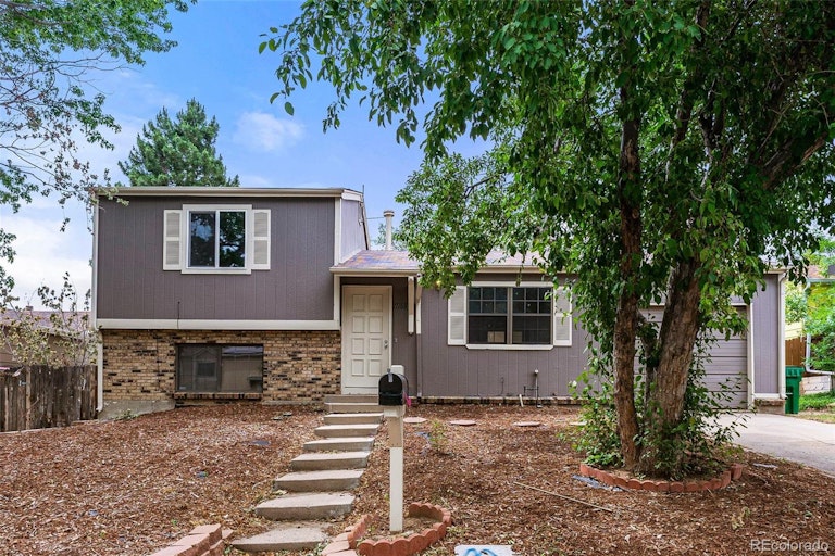 Photo 2 of 24 - 17168 E Navarro Pl, Aurora, CO 80013