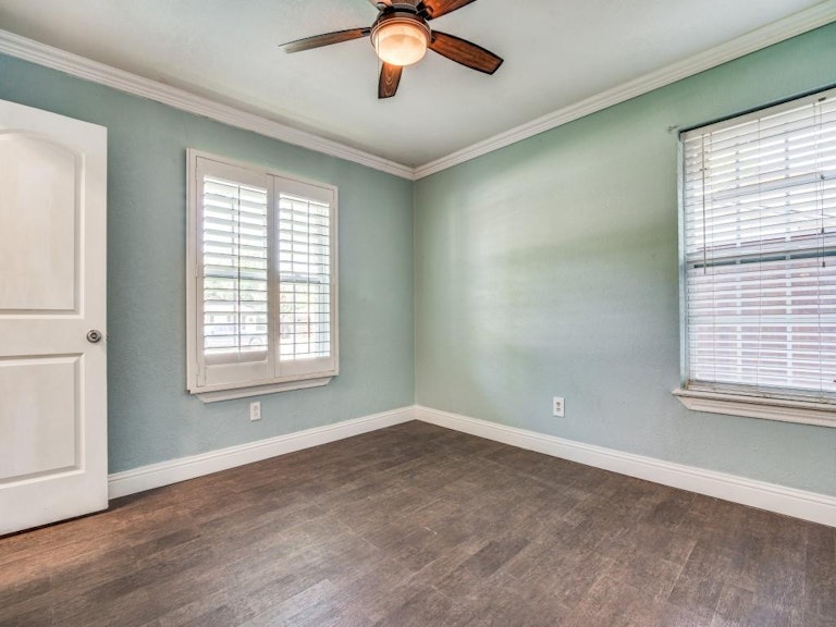 Photo 7 of 16 - 3220 Moon Dr, Mesquite, TX 75150
