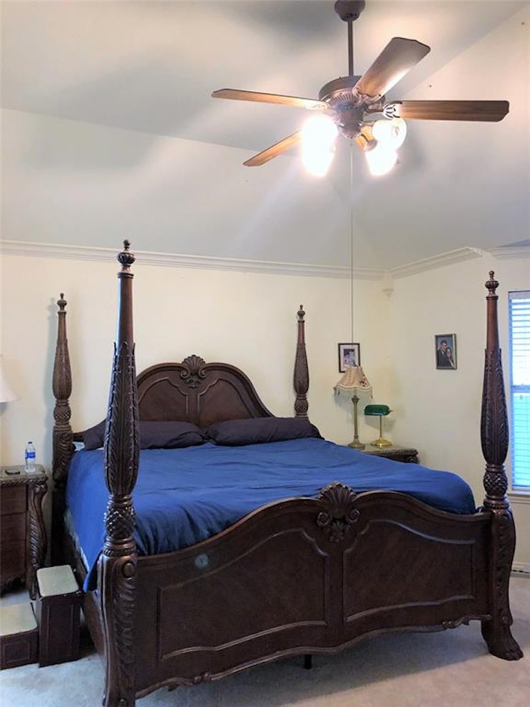 Photo 26 of 33 - 720 Red Elm Ln, Fort Worth, TX 76131