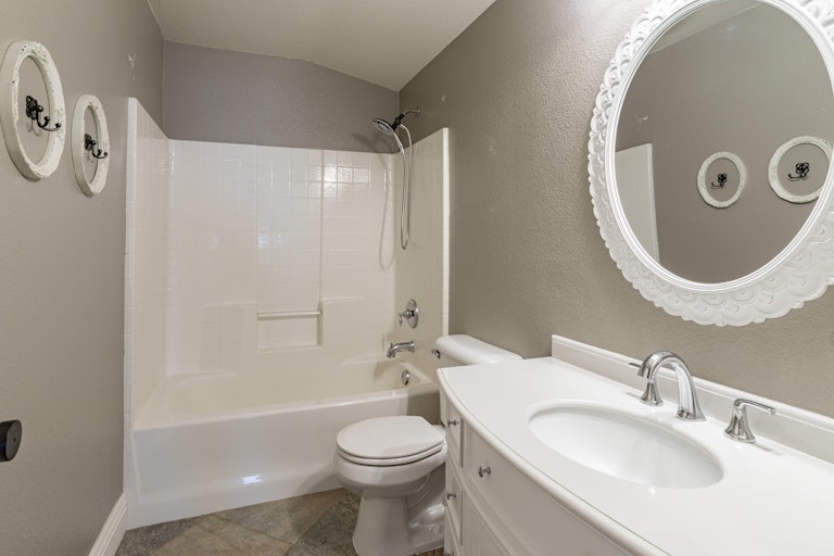 Photo 13 of 26 - 7406 Muir Ct, Highland, CA 92346