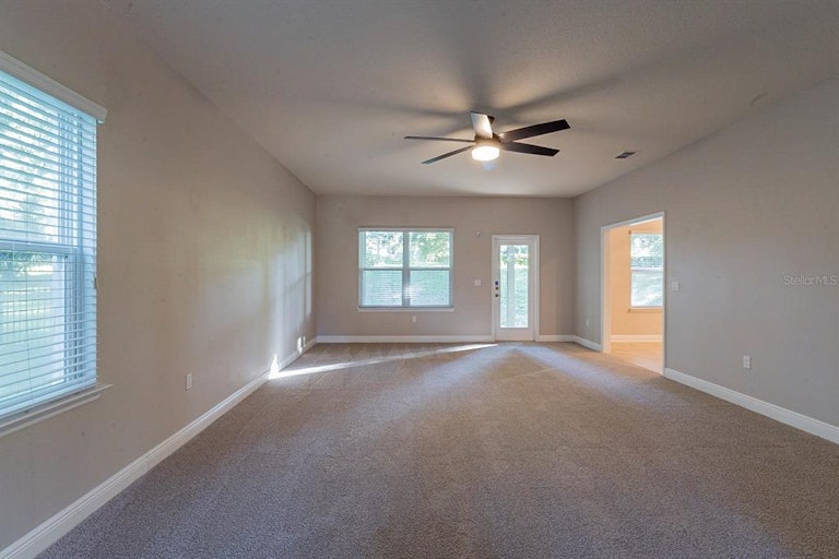 Photo 5 of 23 - 24144 Plymouth Hollow Cir, Sorrento, FL 32776